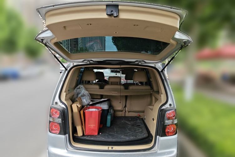 Used Volkswagen Touran 2011 1.4T DSG ZhiZhen Edition 5 Seats Trunk