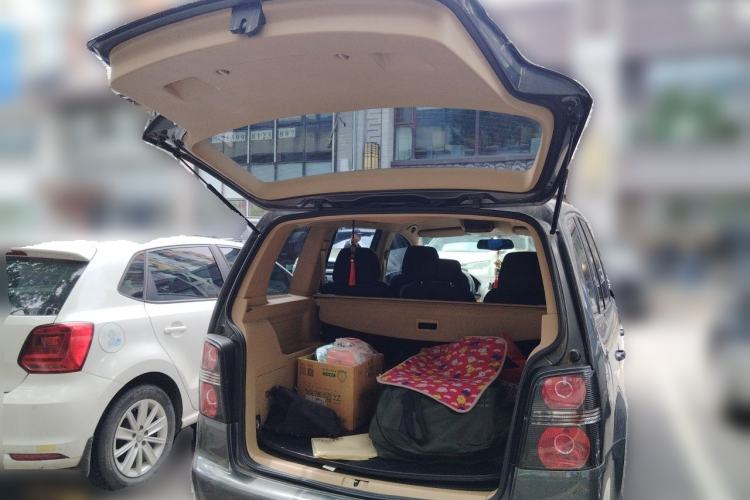 Used Volkswagen Touran 2011 1.4T Manual ZhiShang Edition 5-seater Trunk