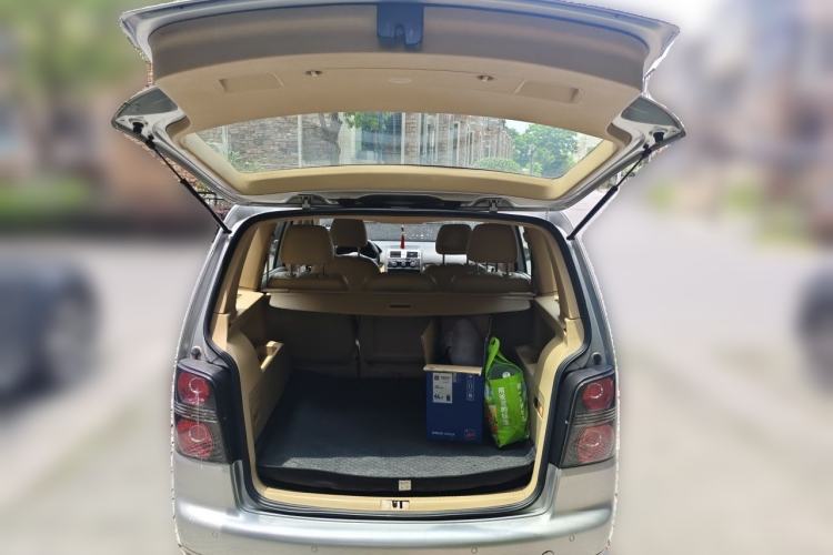 Used Volkswagen Touran 2011 1.4T DSG Zhiya Edition 5 Seats Trunk