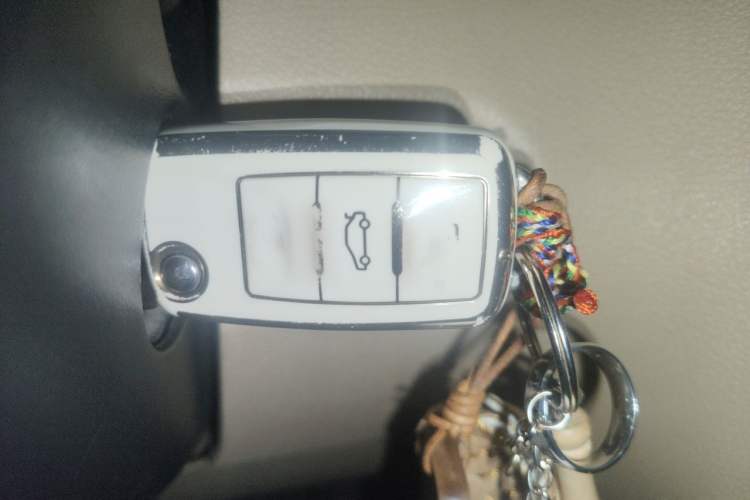 Used Volkswagen Touran 2011 1.4T DSG Zhiya Edition 5 Seats Vehicle Key