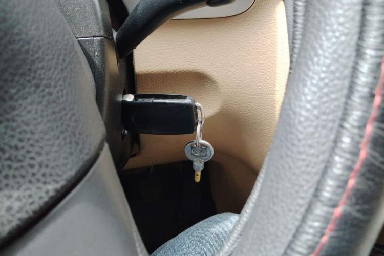 Used Volkswagen Touran 2011 1.4T Manual ZhiShang Edition 5-seater Vehicle Key