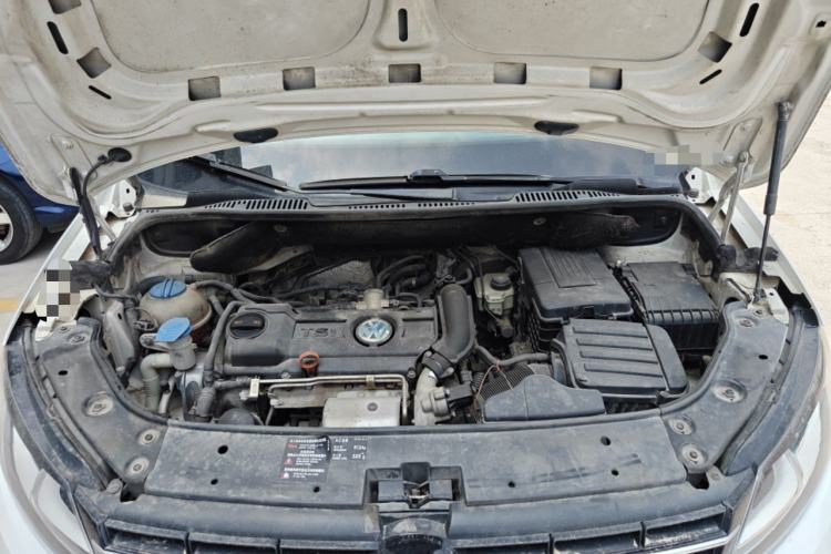 Used Volkswagen Touran 2011 1.4T DSG ZhiZhen Edition 5 Seats Engine Bay