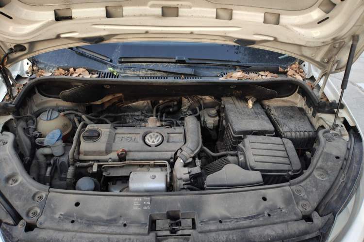 Used Volkswagen Touran 2011 1.4T DSG Zhiya Edition 5 Seats Engine Bay