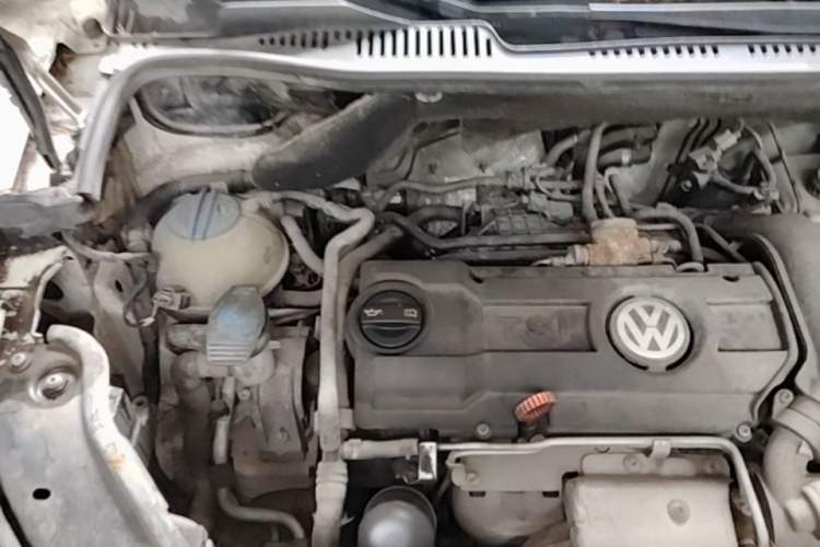 Used Volkswagen Touran 2011 1.4T DSG Zhiya Edition 5 Seats Engine Bay Right