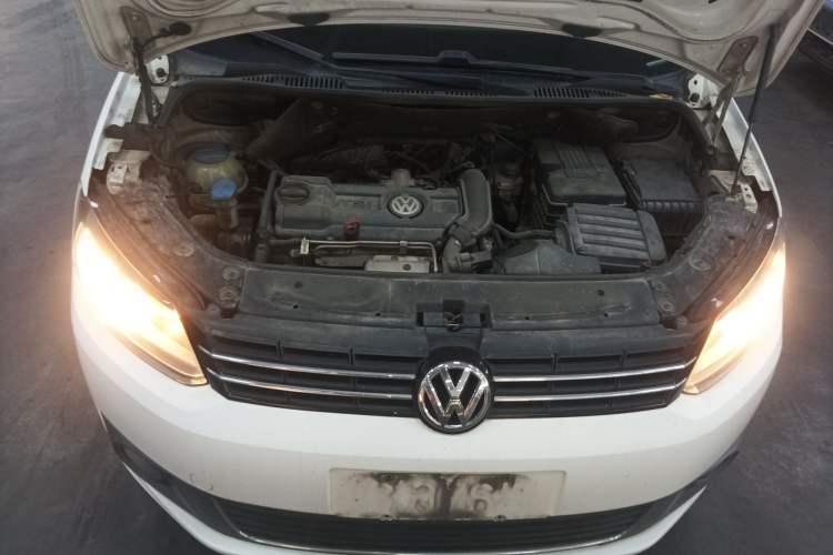 Used Volkswagen Touran 2011 1.4T DSG Zhiya Edition 5 Seats Engine Bay