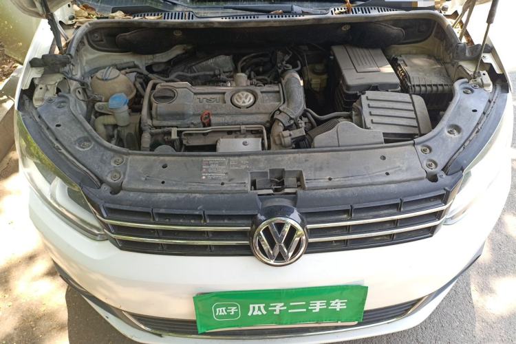 Used Volkswagen Touran 2011 1.4T DSG Zhiya Edition 5 Seats Engine Bay