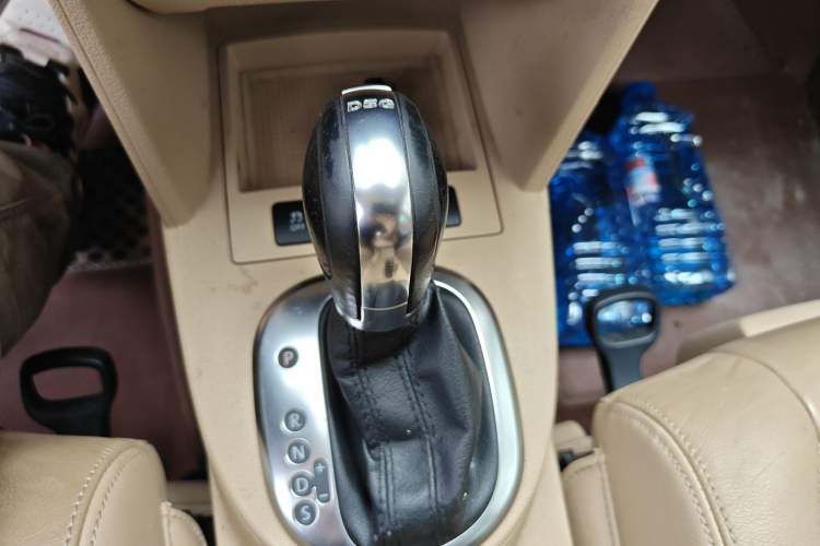 Used Volkswagen Touran 2011 1.4T DSG ZhiZhen Edition 5 Seats Gear Lever