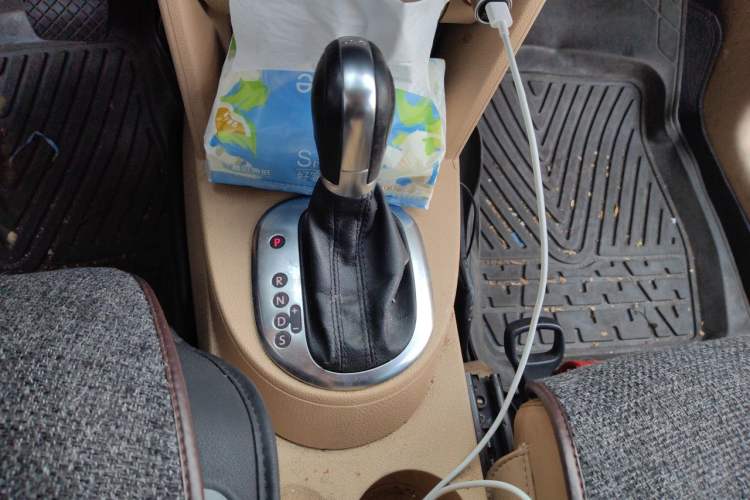Used Volkswagen Touran 2011 1.4T DSG Zhiya Edition 5 Seats Gear Lever