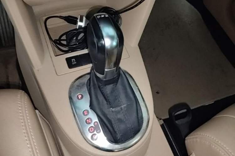 Used Volkswagen Touran 2011 1.4T DSG Zhiya Edition 5 Seats Gear Lever