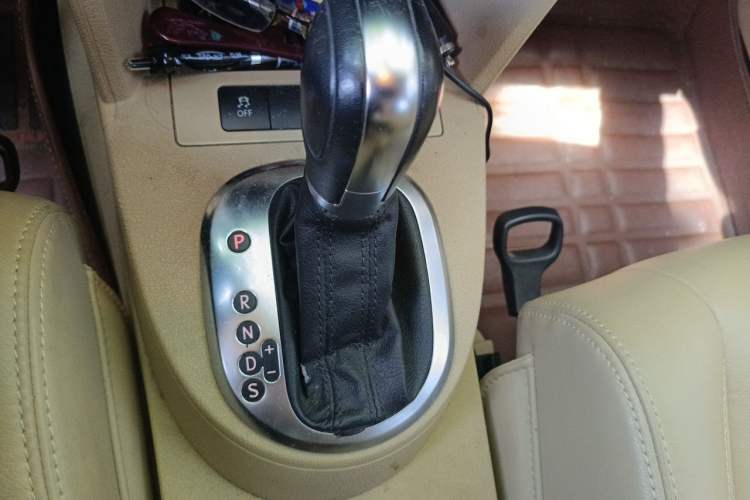 Used Volkswagen Touran 2011 1.4T DSG Zhiya Edition 5 Seats Gear Lever