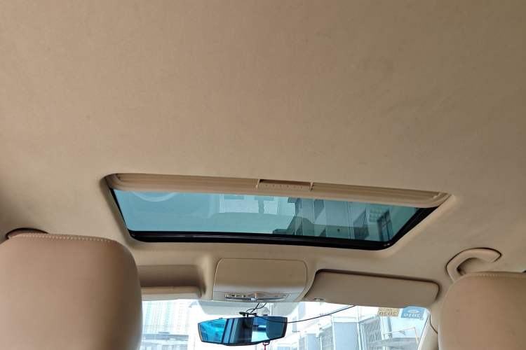 Used Volkswagen Touran 2011 1.4T DSG ZhiZhen Edition 5 Seats Headliner