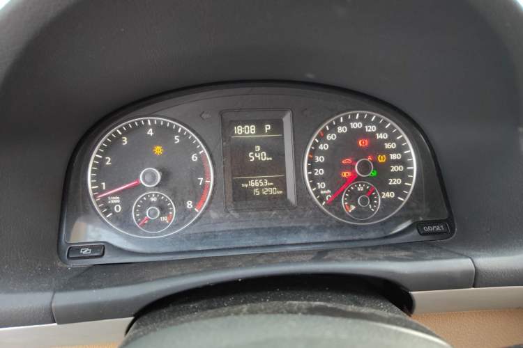 Used Volkswagen Touran 2011 1.4T DSG Zhiya Edition 5 Seats Instrument Cluster