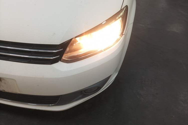 Used Volkswagen Touran 2011 1.4T DSG Zhiya Edition 5 Seats Left Front Headlight