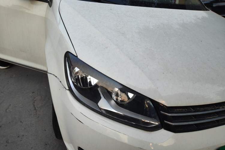 Used Volkswagen Touran 2011 1.4T DSG Zhiya Edition 5 Seats Right Front Headlight