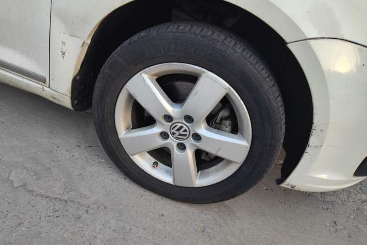 Used Volkswagen Touran 2011 1.4T DSG Zhiya Edition 5 Seats Right Front Wheel Hub
