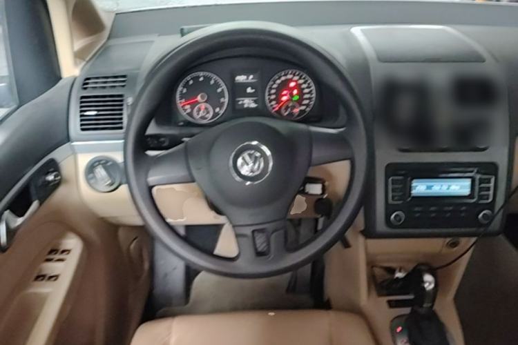 Used Volkswagen Touran 2011 1.4T DSG Zhiya Edition 5 Seats Steering Wheel