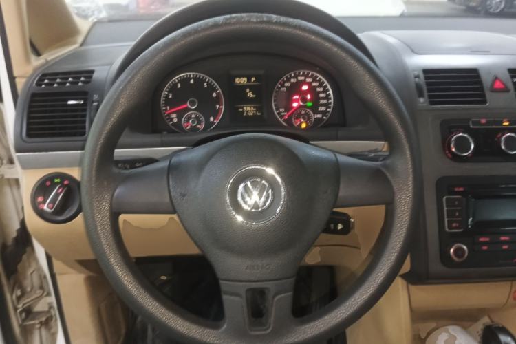 Used Volkswagen Touran 2011 1.4T DSG Zhiya Edition 5 Seats Steering Wheel
