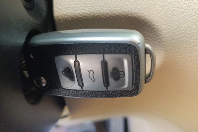 Used Volkswagen Touran 2011 1.4T DSG Zhiya Edition 5 Seats Vehicle Key