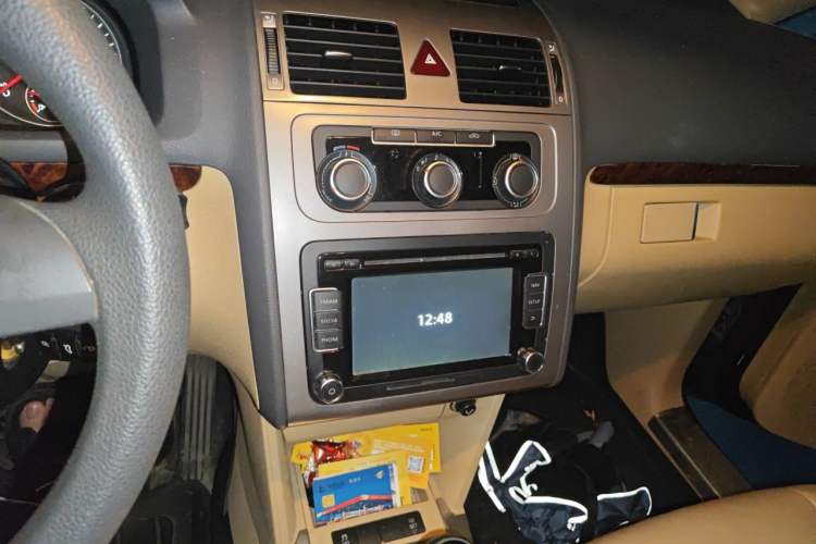 Used Volkswagen Touran 2013 1.4T Manual Comfort Edition 5-Seater Audio And AC Panel