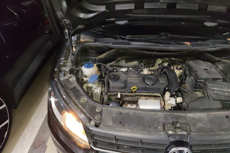 Used Volkswagen Touran 2013 1.4T DSG Comfort Edition 5-Seater Engine Bay Right