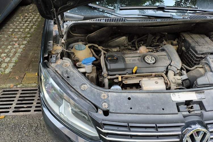 Used Volkswagen Touran 2013 1.4T DSG Comfort Edition 5-Seater Engine Bay Right