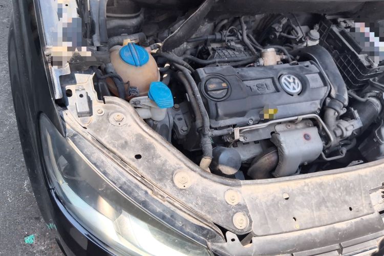Used Volkswagen Touran 2013 1.4T DSG Smart Edition 5-seater Engine Bay Right