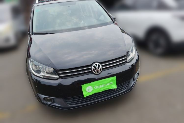 Used Volkswagen Touran 2013 1.4T Manual Fashion Edition 5 Seats Front Right 45 Deg