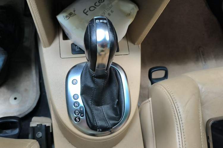 Used Volkswagen Touran 2013 1.4T DSG Comfort Edition 5-Seater Gear Lever