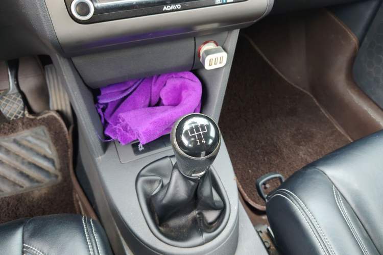 Used Volkswagen Touran 2013 1.4T Manual Fashion Edition 5 Seats Gear Lever
