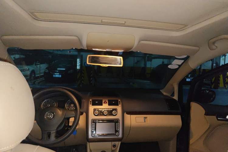 Used Volkswagen Touran 2013 1.4T Manual Comfort Edition 5-Seater Headliner