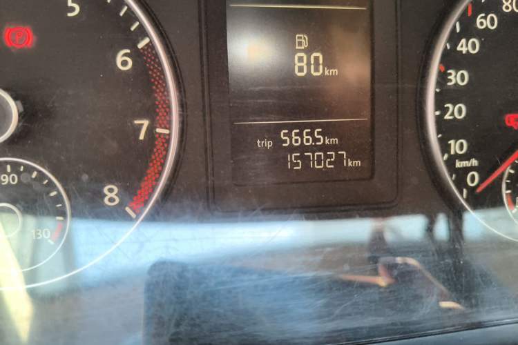 Used Volkswagen Touran 2013 1.4T DSG Smart Edition 5-seater Odometer Close Up