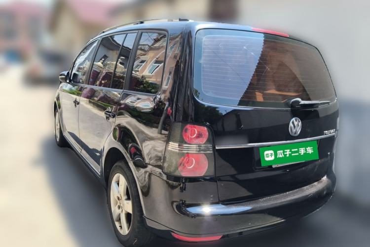 Used Volkswagen Touran 2013 1.4T DSG Smart Edition 5-seater Rear Left 45 Deg