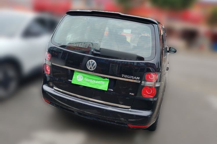 Used Volkswagen Touran 2013 1.4T Manual Fashion Edition 5 Seats Rear Right 45 Deg