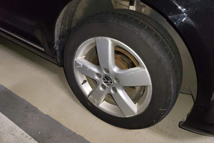 Used Volkswagen Touran 2013 1.4T DSG Comfort Edition 5-Seater Right Front Wheel Hub