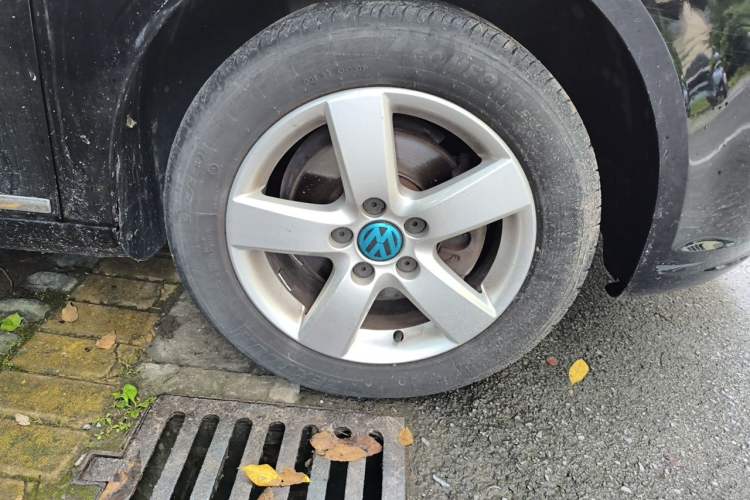 Used Volkswagen Touran 2013 1.4T DSG Comfort Edition 5-Seater Right Front Wheel Hub