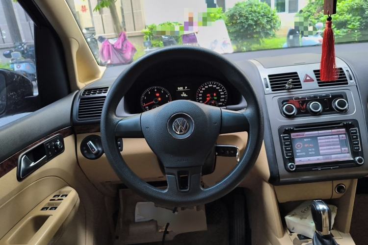 Used Volkswagen Touran 2013 1.4T DSG Comfort Edition 5-Seater Steering Wheel
