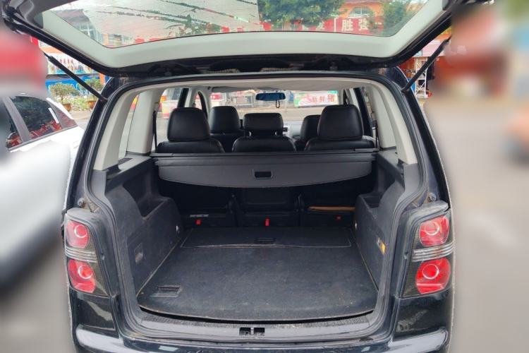 Used Volkswagen Touran 2013 1.4T Manual Fashion Edition 5 Seats Trunk