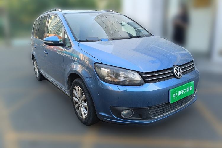 Used Volkswagen Touran 2013 1.4T DSG Crystal Edition 5-Seater Front Right 45 Deg