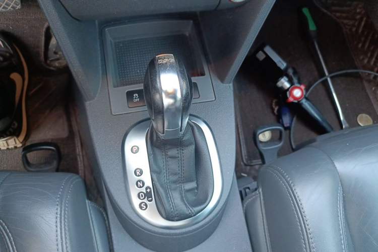 Used Volkswagen Touran 2013 1.4T DSG Crystal Edition 5-Seater Gear Lever