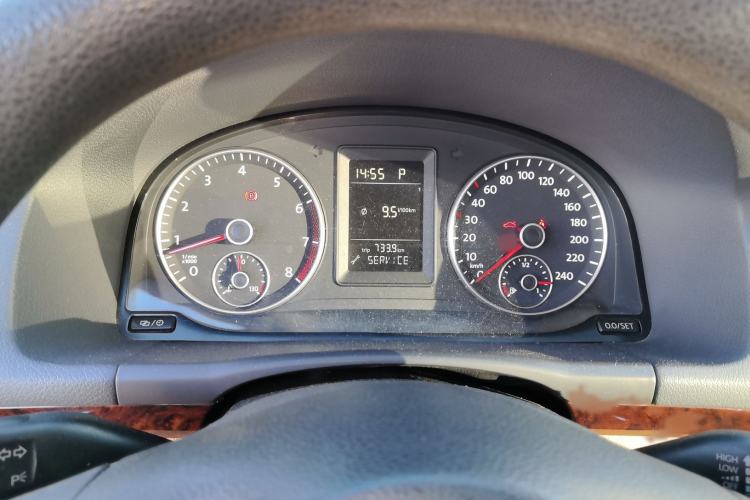 Used Volkswagen Touran 2013 1.4T DSG Comfort Edition 5-Seater Instrument Cluster