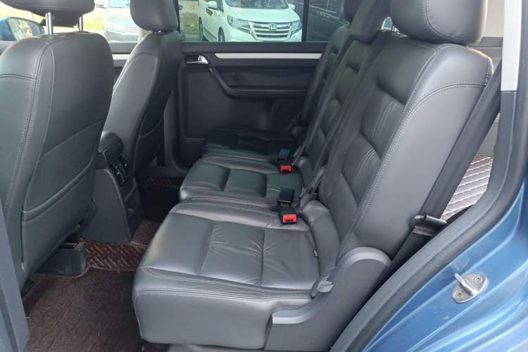 Used Volkswagen Touran 2013 1.4T DSG Crystal Edition 5-Seater Left Rear Seat
