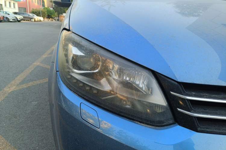 Used Volkswagen Touran 2013 1.4T DSG Crystal Edition 5-Seater Right Front Headlight