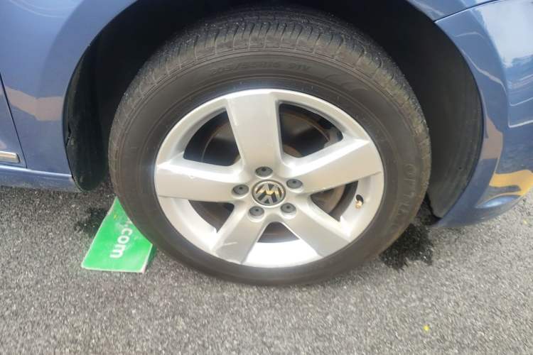 Used Volkswagen Touran 2013 1.4T DSG Comfort Edition 5-Seater Right Front Wheel Hub