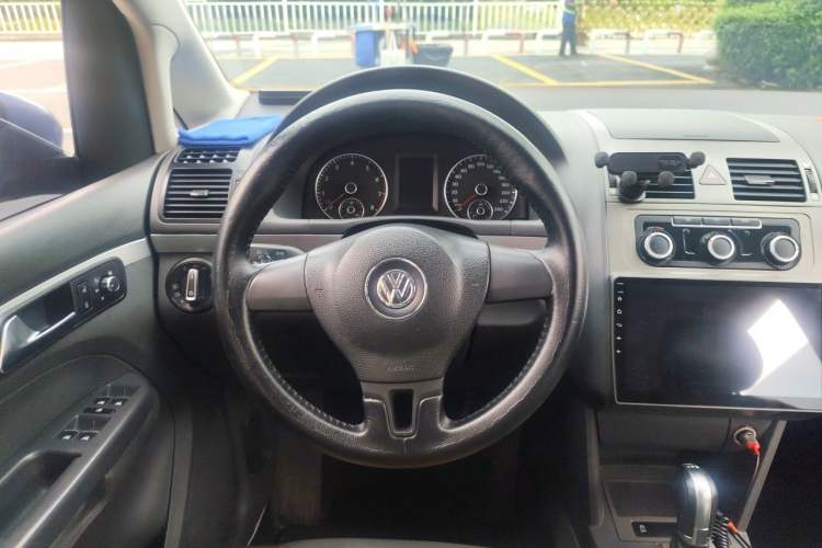 Used Volkswagen Touran 2013 1.4T DSG Comfort Edition 5-Seater Steering Wheel