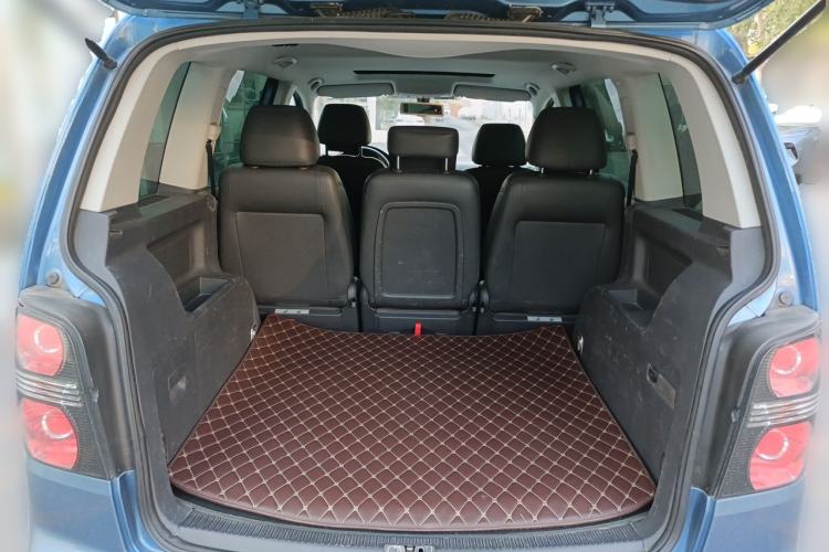 Used Volkswagen Touran 2013 1.4T DSG Crystal Edition 5-Seater Trunk