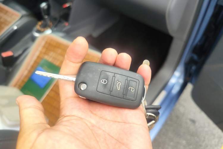 Used Volkswagen Touran 2013 1.4T DSG Comfort Edition 5-Seater Vehicle Key
