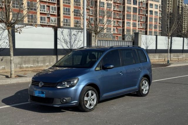 Ojetý Volkswagen Touran 2013 1.4T DSG Comfort Edition 5-Seater