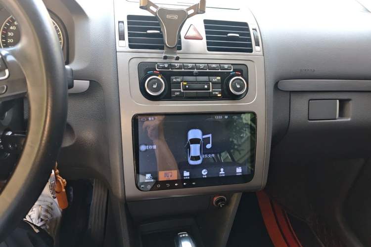 Used Volkswagen Touran 2013 1.4T DSG Crystal Edition 5-Seater Audio And AC Panel