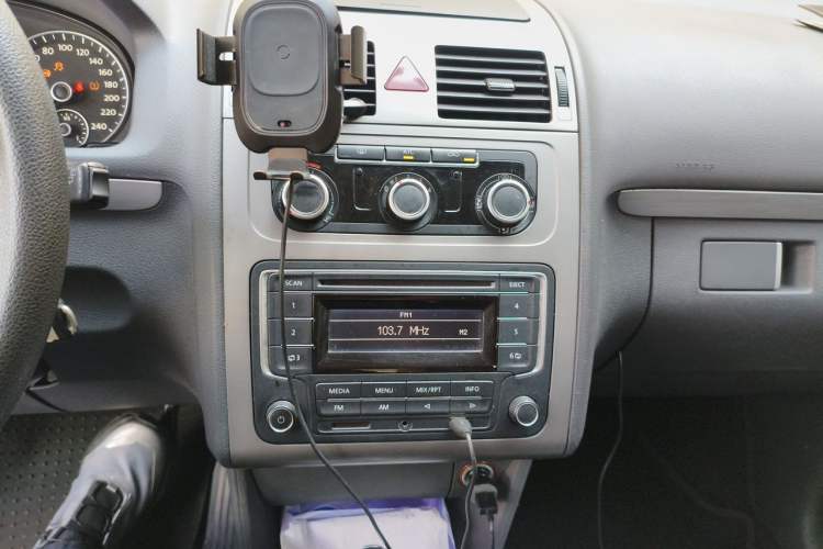 Used Volkswagen Touran 2013 1.4T DSG Comfort Edition 5-Seater Audio And AC Panel