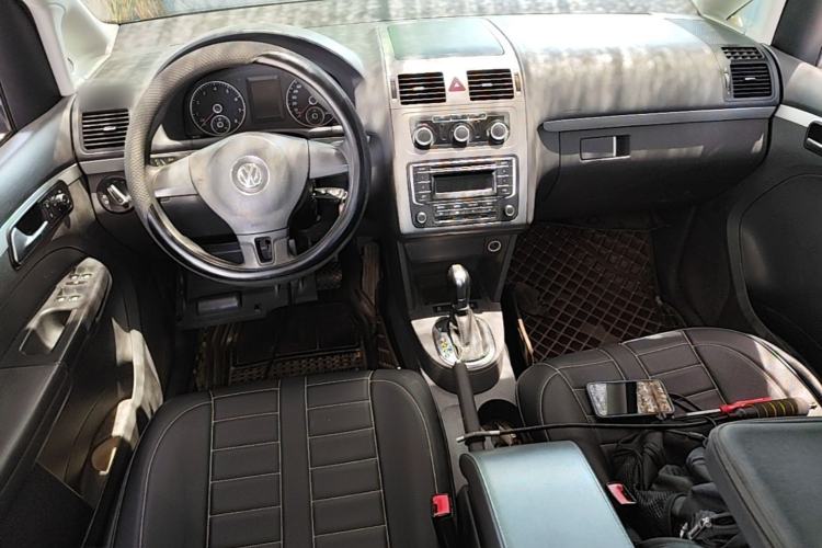 Used Volkswagen Touran 2013 1.4T DSG Comfort Edition 5-Seater Center Console
